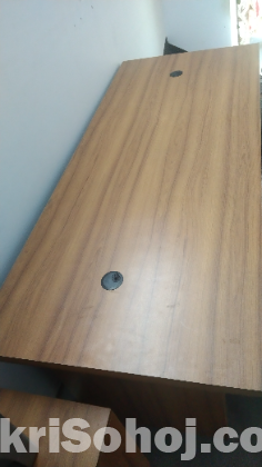 Computer table